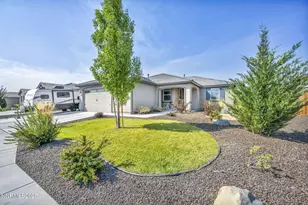 1071 Iron King Dr, Sparks, NV 89441 - Photo 2