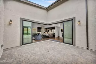 2348 Hammer Fls Dr, Reno, NV 89521 - Photo 18