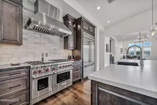 2348 Hammer Fls Dr, Reno, NV 89521 - Photo 10