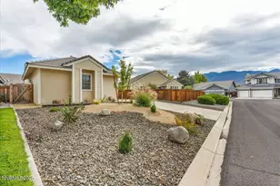 302 Royal Troon Dr, Dayton, NV 89403 - Photo 2
