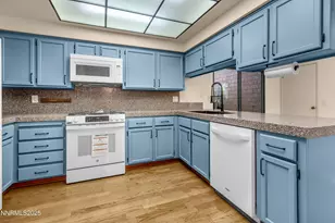 320 W Riverview Cir, Reno, NV 89509 - Photo 2