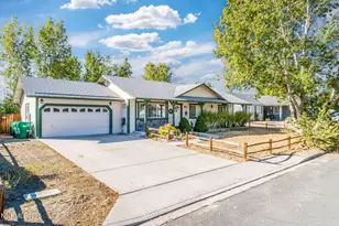 335 Veronica Ave, Sparks, NV 89436 - Photo 2