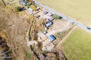 911 Waterloo Ln, Gardnerville, NV 89460 - Photo 36