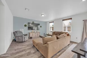 9758 Pelican Pointe Dr, Reno, NV 89506 - Photo 8