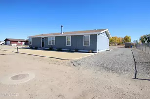 8 Northridge Dr, Yerington, NV 89447 - Photo 4