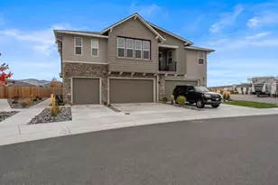 3621 Pulsar Ln, Indian Hills, NV 89705 - Photo 2