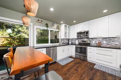 676 W Riverview Circle, Reno, NV 89509 - Photo 10