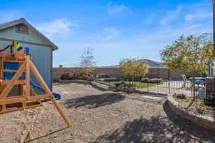 114 Red Oak Ct, Fernley, NV 89408 - Photo 24