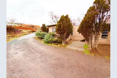 4738 W Leonesio Drive, Sun Valley, NV 89433 - Photo 30