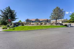 346 Wolf Run Ct, Reno, NV 89511 - Photo 2