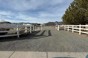 25 Nives Ct, Sparks, NV 89441 - Photo 60