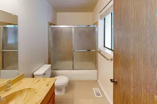 140 Hercules Dr, Sparks, NV 89441 - Photo 18