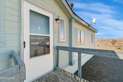 4745 Skyline Drive, Silver Springs, NV 89429 - Photo 4
