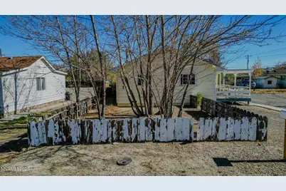224 S Nevada Street, Yerington, NV 89447 - Photo 8