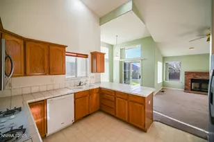 1290 Saddlehorn Ct, Minden, NV 89423 - Photo 8