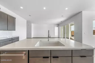 7505 Fallen Grv Ln, Sparks, NV 89436 - Photo 8
