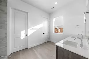 7505 Fallen Grv Ln, Sparks, NV 89436 - Photo 10