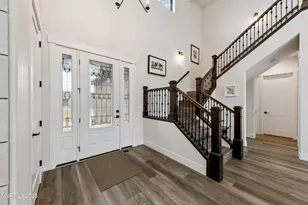 912 Holstein Ct, Gardnerville, NV 89460 - Photo 2