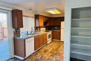 801 Woodglen Dr, Sparks, NV 89434 - Photo 4