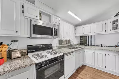 150 W 5th Avenue, Sun Valley, NV 89433 - Photo 12