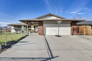 914 Glen Martin Dr, Sparks, NV 89434 - Photo 1