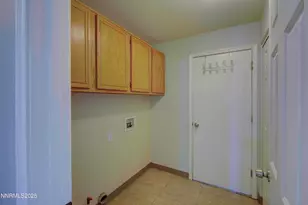 5559 Cornflower Ct, Sun Valley, NV 89433 - Photo 10