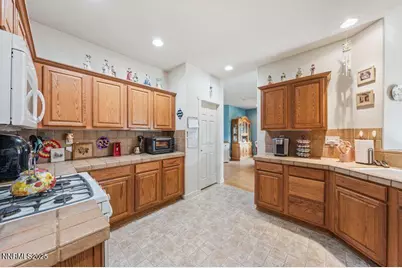 689 Canary Circle, Fernley, NV 89408 - Photo 8