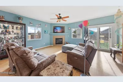 689 Canary Circle, Fernley, NV 89408 - Photo 2