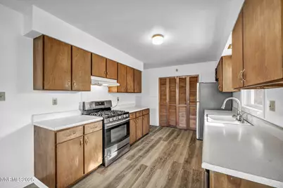 513 W Fourth Street, Carson City, NV 89703 - Photo 8