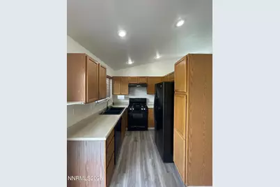 8121 Big River Drive, Reno, NV 89506 - Photo 6