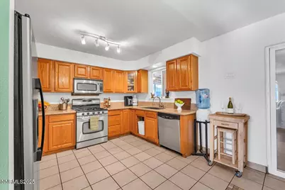 1250 Oxford Avenue, Sparks, NV 89431 - Photo 8