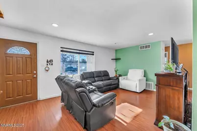 1250 Oxford Avenue, Sparks, NV 89431 - Photo 4