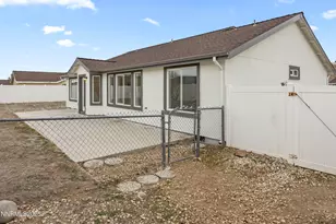 1418 Red Bluff Way, Fernley, NV 89408 - Photo 26