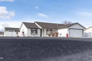 1418 Red Bluff Way, Fernley, NV 89408 - Photo 30