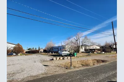 735 E 4th Avenue, Sun Valley, NV 89433 - Photo 4