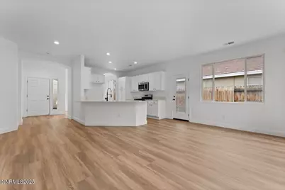 10482 Summershade Lane, Reno, NV 89521 - Photo 4