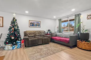 5700 Dolores Dr, Sparks, NV 89436 - Photo 6