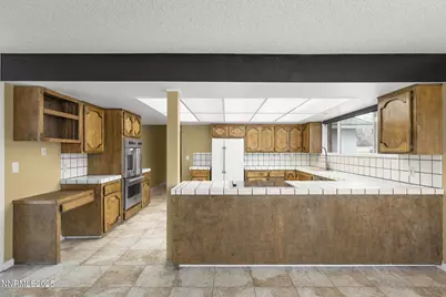 8355 Lakeside Drive, Reno, NV 89511 - Photo 18