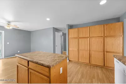 7771 Mariner Cove Drive, Reno, NV 89506 - Photo 8