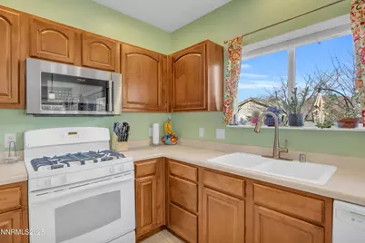 10060 Eagle Greens Court, Reno, NV 89521 - Photo 10