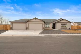 2555 Emerson Cir, Fernley, NV 89408 - Photo 2
