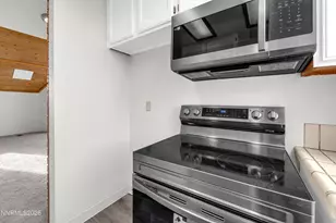 2561 Garfield Dr, Sparks, NV 89431 - Photo 12