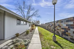 959 Mesa Ridge Dr, Sparks, NV 89434 - Photo 2