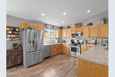 668 Farm Circle, Fernley, NV 89408 - Photo 14