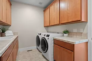 5585 E Hidden Valley Dr, Reno, NV 89502 - Photo 30