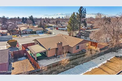 240 E Gault Way, Sparks, NV 89431 - Photo 2