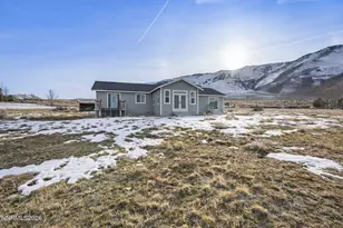 200 Thoroughbred Cir, Reno, NV 89508 - Photo 22