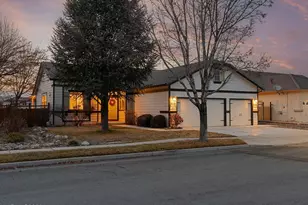 7425 Ash Peak Dr, Sparks, NV 89436 - Photo 2