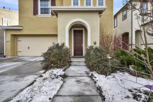 10928 Bloomsburg Ct, Reno, NV 89506 - Photo 4