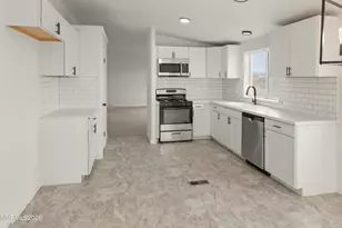 3225 E Antelope St, Silver Springs, NV 89429 - Photo 10